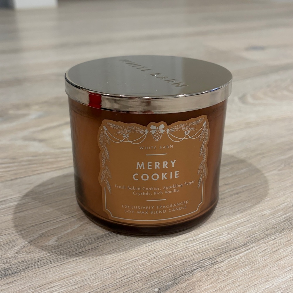 NEW White Barn Strawberry Pound Cake & merry cookie Candles - Picture 6 of 6